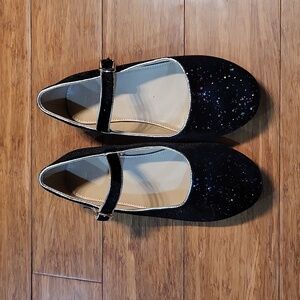 Girls dress flats